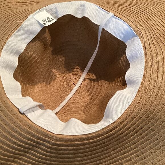 Large Brim Woven Boater Hat - Picture 2 of 4